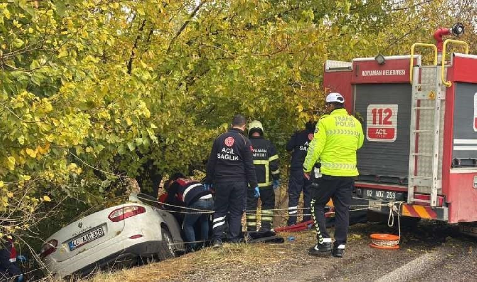 Adıyaman’da otomobil ile hafif ticari araç çarpıştı: 3 ölü